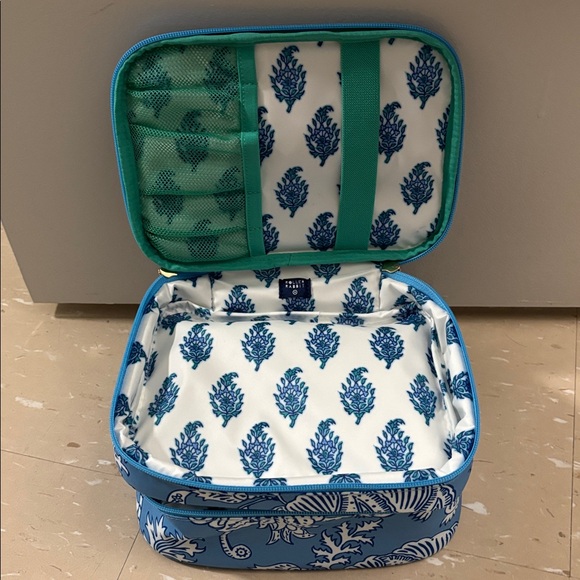 Roller Rabbit x Target Collab - Picture 4 of 4